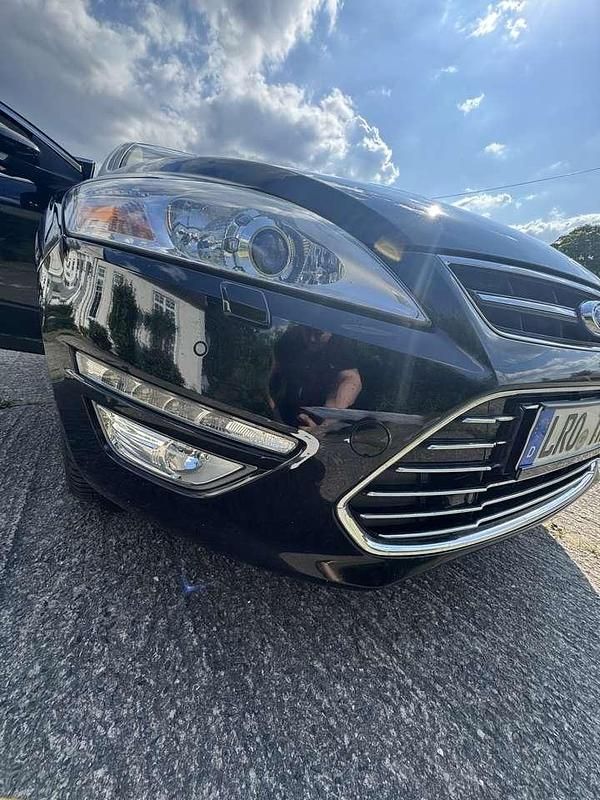 Gebraucht Ford Mondeo Titanium 203 PS (149 kW) 2014 Schwarz Kombi