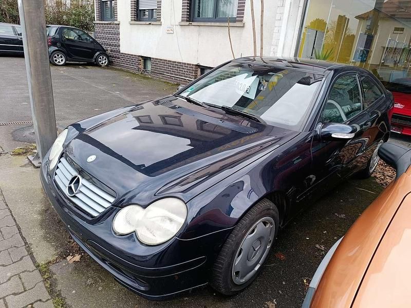 Gebraucht Mercedes C180 143 PS (105 kW) 2003 Transitblau metallic 359 Coupé