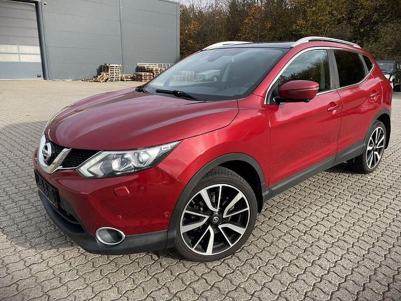 Rot Gebraucht 2015 Nissan Qashqai SUV | 9.200 € (Superpreis) - Bild 1/4