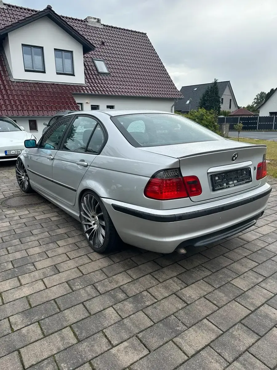 Gebraucht BMW 320 M Sport 136 PS (100 kW) 2000 Silber Limousine