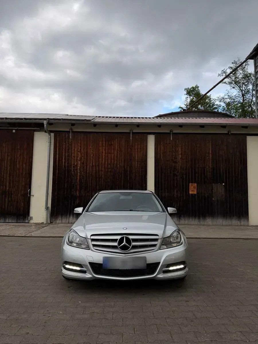 Gebraucht Mercedes C220 Avantgarde 170 PS (125 kW) 2012 Silber Limousine