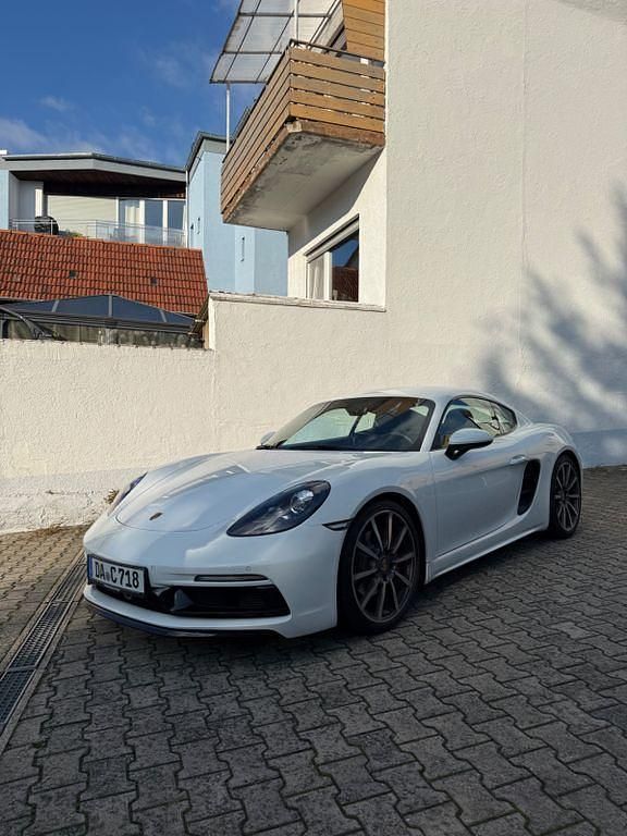 Weiß Gebraucht 2023 Porsche Cayman S Coupé | 78.900 € - Bild 1/4