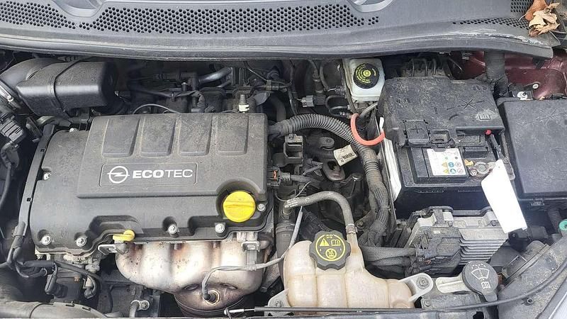 Gebraucht Opel Adam 70 PS (51 kW) 2013 Violet Kleinwagen