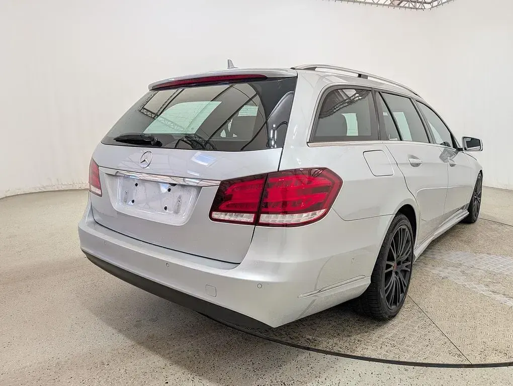 Gebraucht Mercedes E220 170 PS (125 kW) 2015 Iridiumsilber Limousine