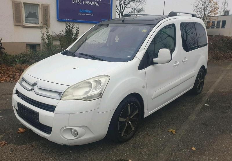 Weiß Gebraucht 2009 Citroën Berlingo Van / Kleinbus | 1.800 € (Superpreis) - Bild 1/4