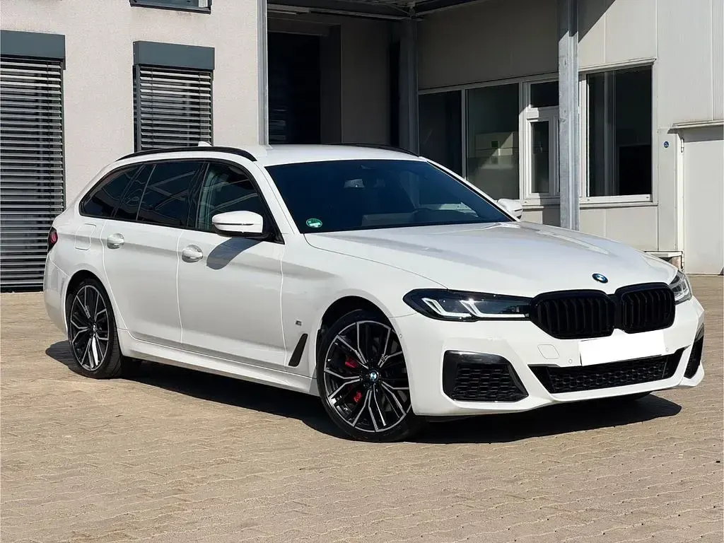 Gebraucht BMW 540 Performance 333 PS (244 kW) 2022 Weiß Kombi