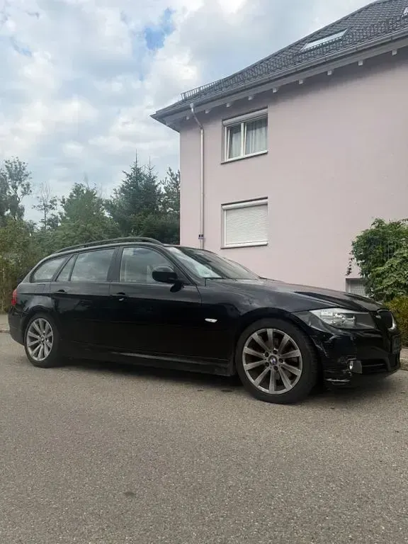 Gebraucht BMW 320 Performance 170 PS (125 kW) 2009 Schwarz Kombi