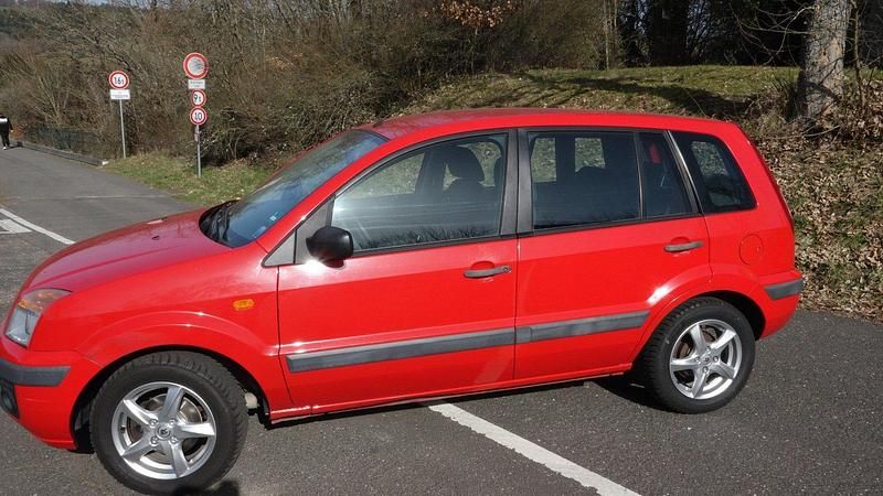 Gebraucht Ford Fusion 80 PS (58 kW) 2006 Rot Kleinwagen
