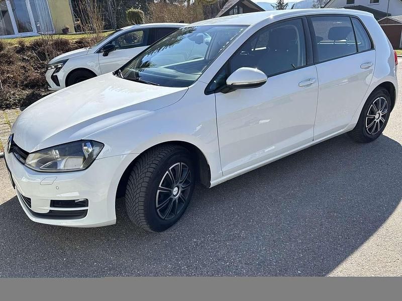 Gebraucht VW Golf VII Comfortline 105 PS (77 kW) 2014 Weiß Limousine