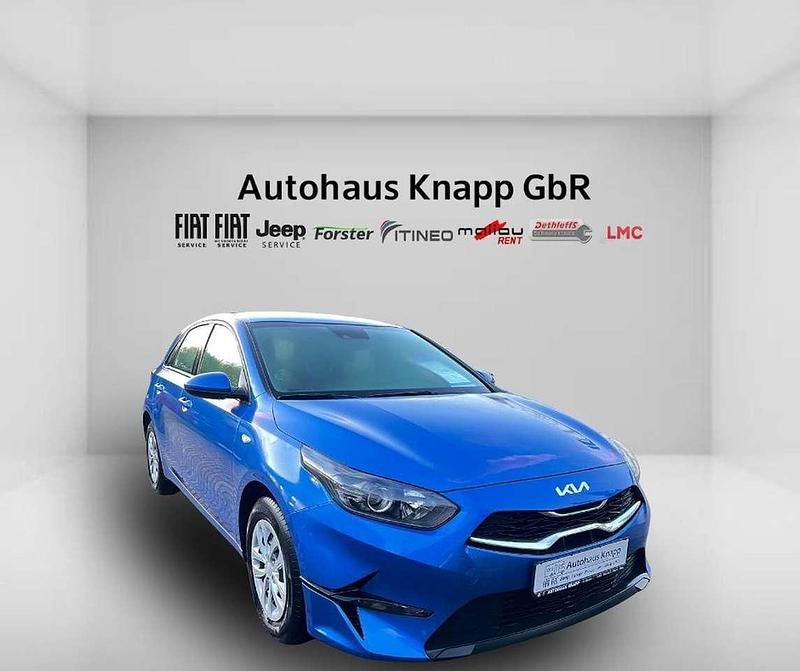 Gebraucht Kia Ceed Attract 99 PS (72 kW) 2023 (b3l) blue flame m Kleinwagen
