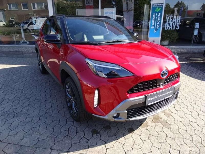 Rot/schwarz Gebraucht 2023 Toyota Yaris Cross SUV | 26.750 € (Fairer Preis) - Bild 1/4