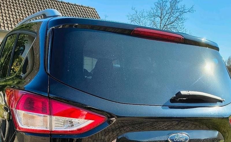 Second-hand Ford Kuga 120 CP (88 kW) 2016 Negru SUV