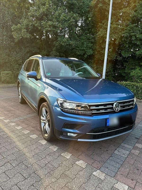 Blau Gebraucht 2019 VW Tiguan Comfortline SUV | 19.500 € - Bild 1/4
