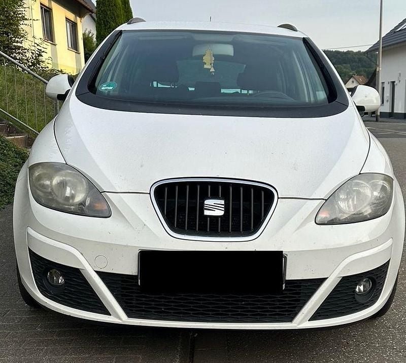 Weiß Gebraucht 2011 Seat Altea Van / Kleinbus | 4.000 € (Fairer Preis) - Bild 1/4