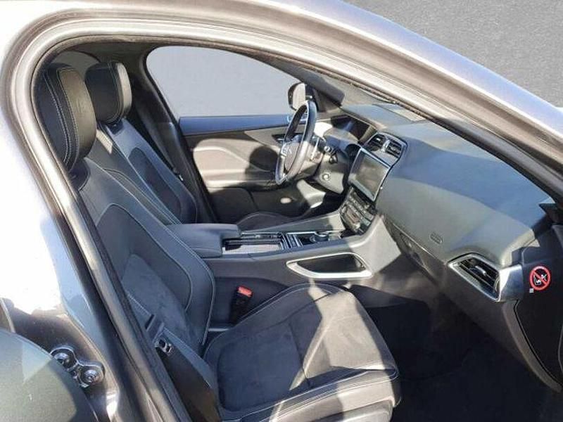 Gebraucht Jaguar F-Pace S 301 PS (221 kW) 2018 Grau (corris grey) SUV