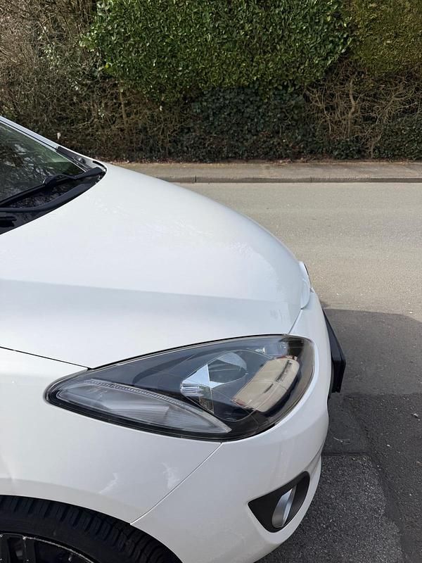 Gebraucht Mazda 2 84 PS (61 kW) 2014 Weiß Kleinwagen