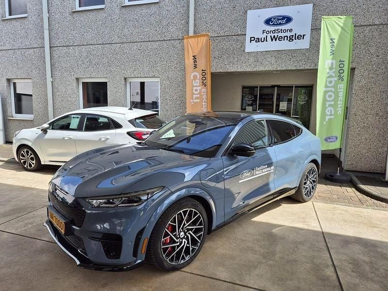 Grau Gebraucht 2024 Ford Mustang Mach-E GT Extended Range SUV | 59.900 € (Teuer) - Bild 1/4