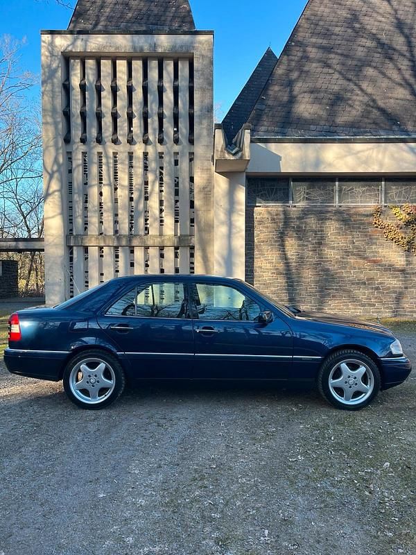 Gebraucht Mercedes C180 Elegance 122 PS (89 kW) 1994 Blau Limousine