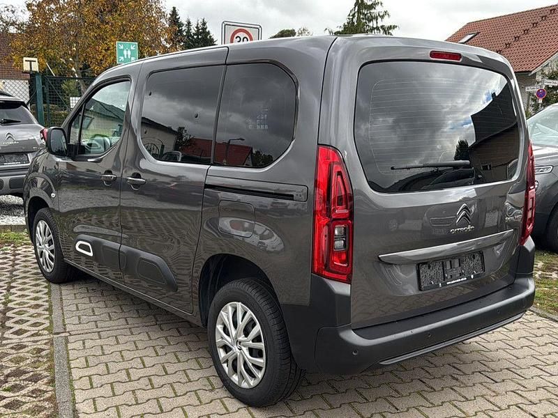Gebraucht Citroën Berlingo Feel 131 PS (96 kW) 2023 Gris platinium Van / Kleinbus