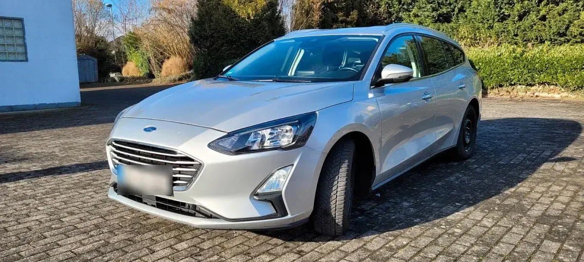 Używany Ford Focus Cool & Connect 120 KM (88 kW) 2020 Srebrny Kombi