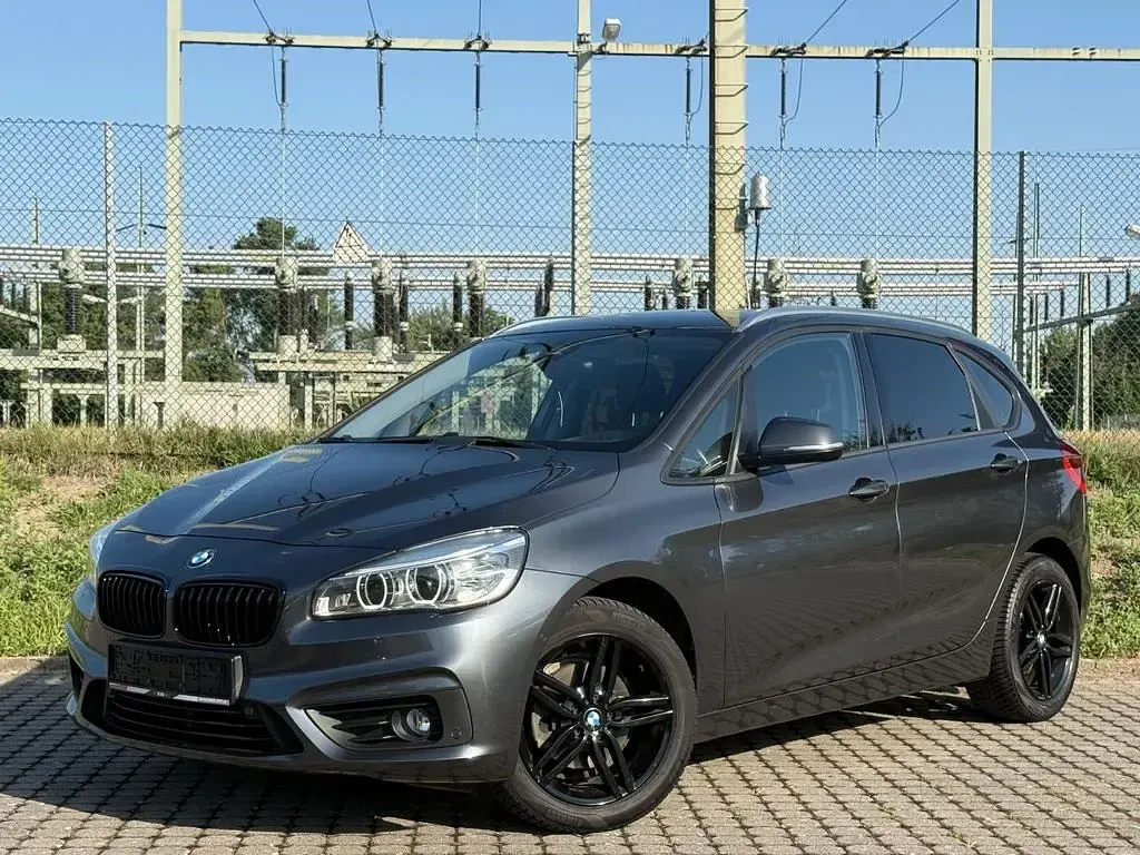 Gebraucht BMW 218 Active Tourer Basis 150 PS (110 kW) 2014 Grau Van / Kleinbus