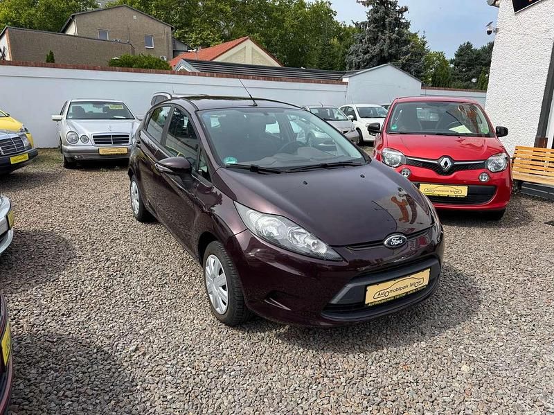 Gebraucht Ford Fiesta Trend 60 PS (44 kW) 2010 Morello metallic Kleinwagen