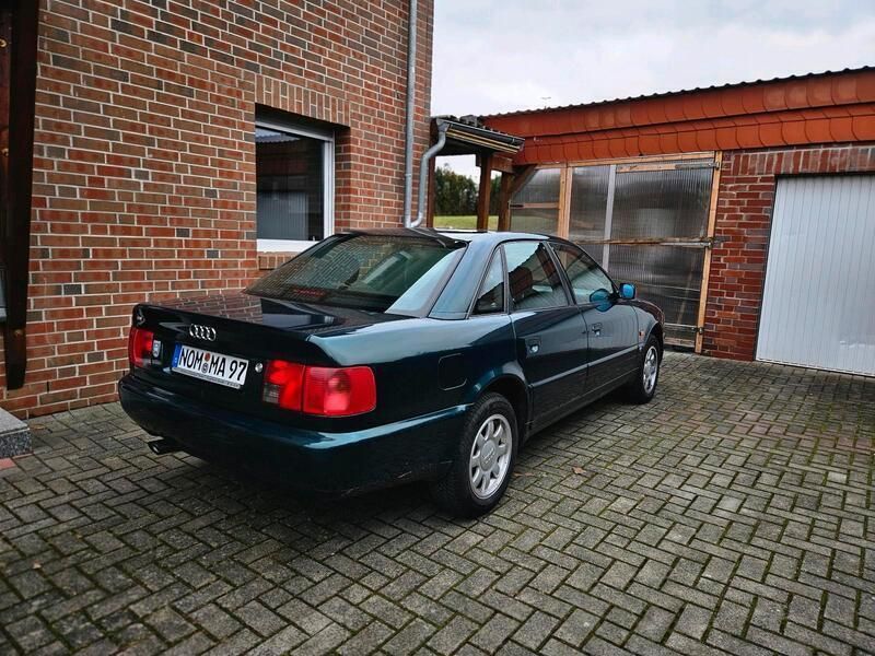Grün Gebraucht 1996 Audi A6 Limousine | 2.900 € - Bild 1/4
