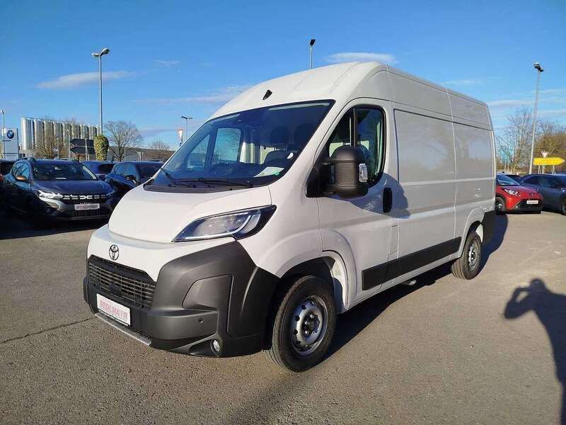 Icy white Neu 2024 Toyota Proace Van | 33.880 € (Superpreis) - Bild 1/4