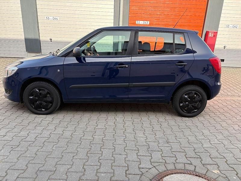 Gebraucht Skoda Fabia 60 PS (44 kW) 2011 Blau Limousine