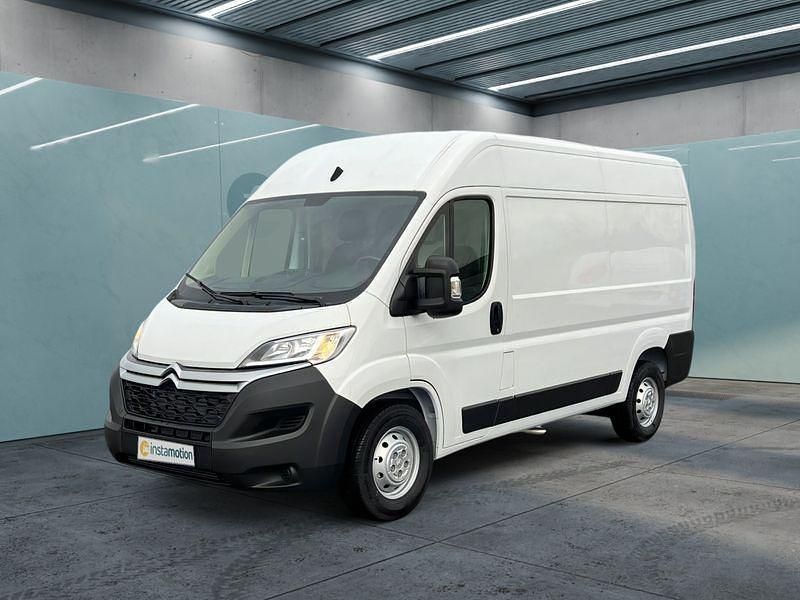 Weiß Gebraucht 2023 Citroën Jumper Van / Kleinbus | 29.949 € (Teuer) - Bild 1/4