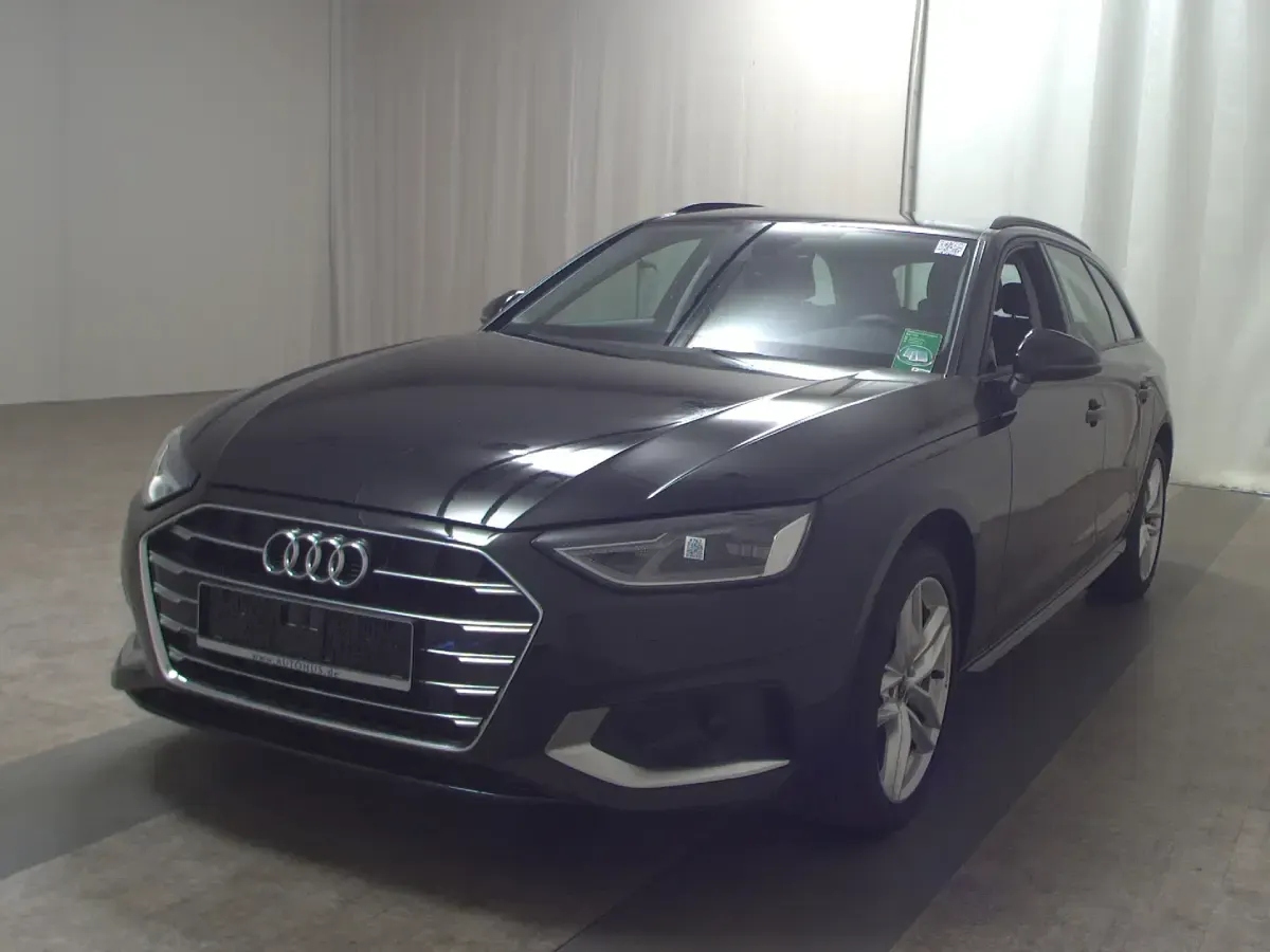 Gebraucht Audi A4 Advanced 204 PS (150 kW) 2023 Schwarz Kombi