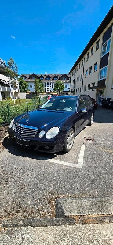 Blau Gebraucht 2008 Mercedes E320 Elegance Kombi | 3.300 € (Superpreis) - Bild 1/4