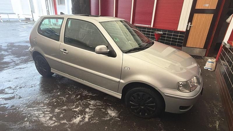 Gebraucht VW Polo 50 PS (36 kW) 2001 Silber Kleinwagen