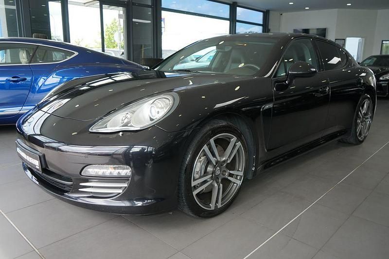 Gebraucht Porsche Panamera 299 PS (219 kW) 2012 Basaltschwarzmetallic Limousine