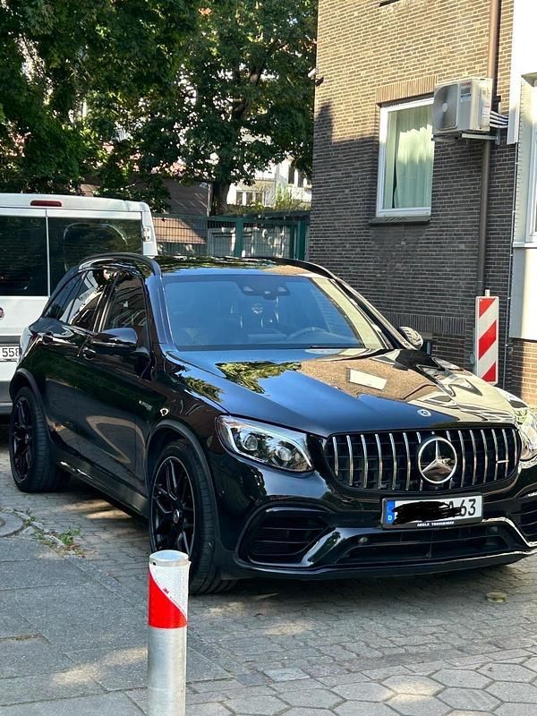 Schwarz Gebraucht 2018 Mercedes GLC63 AMG AMG Edition 1 SUV | 53.500 € (Fairer Preis) - Bild 1/4