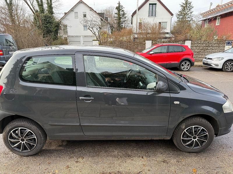 Gebraucht VW Fox 54 PS (39 kW) 2007 Grau Kleinwagen