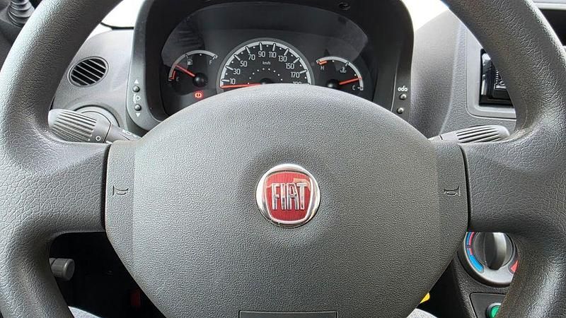 Gebraucht Fiat Panda 69 PS (50 kW) 2011 Rot Limousine