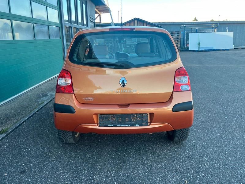 Second-hand Renault Twingo Expression 76 CP (55 kW) 2008 Portocaliu Hatchback