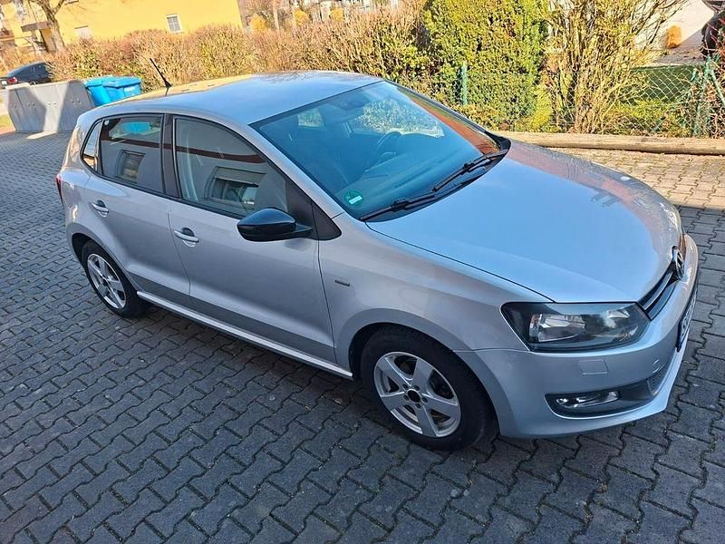 Usado VW Polo Match 90 HP (66 kW) 2013 Prateado Citadino