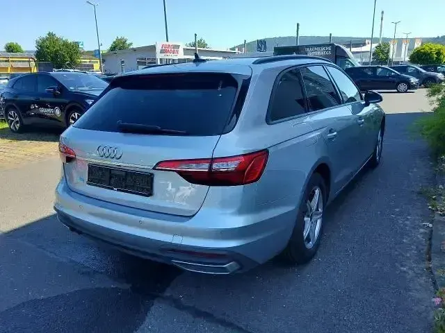 Gebraucht Audi A4 163 PS (119 kW) 2024 Silber Kombi