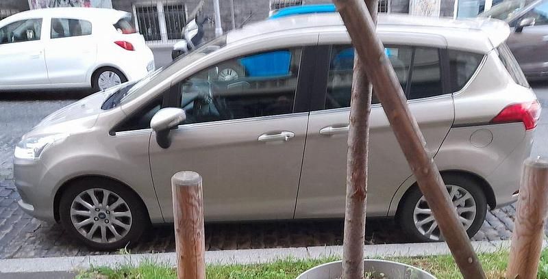 Gebraucht Ford B-MAX SYNC Edition 95 PS (69 kW) 2014 Beige Van / Kleinbus