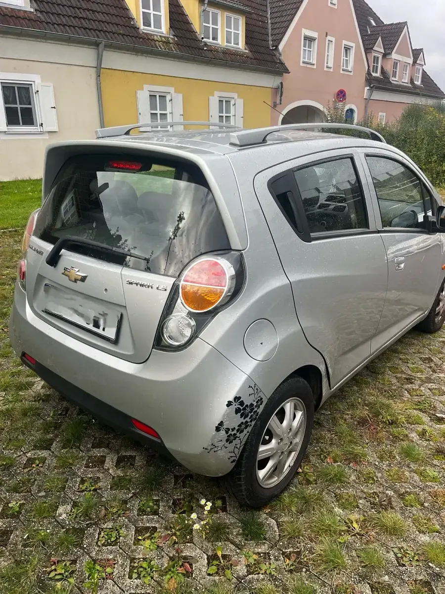 Gebraucht Chevrolet Spark 80 PS (58 kW) 2010 Grau Kleinwagen