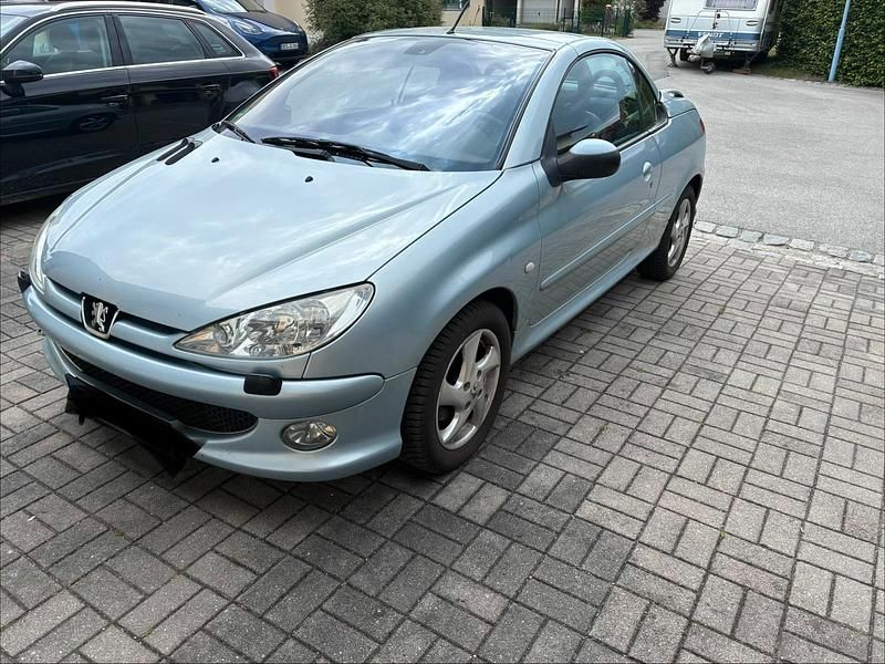 Grau Gebraucht 2005 Peugeot 206 CC Cabrio | 1.500 € (Fairer Preis) - Bild 1/4