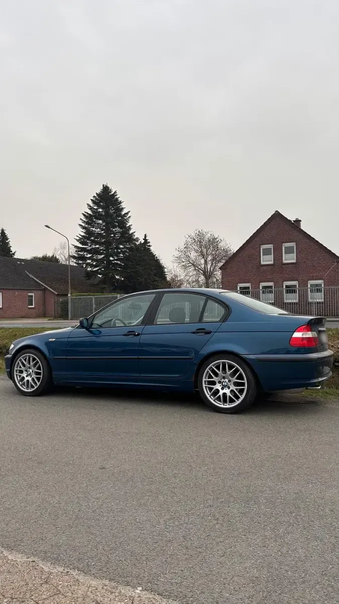 Second-hand BMW 316 116 CP (85 kW) 2003 Albastru Berlinǎ