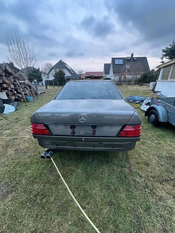Gebraucht Mercedes 230 136 PS (100 kW) 1989 Silber Coupé