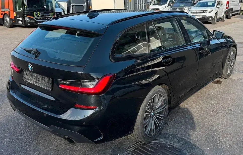 Gebraucht BMW 330 M Sport 265 PS (194 kW) 2020 Schwarz Kombi