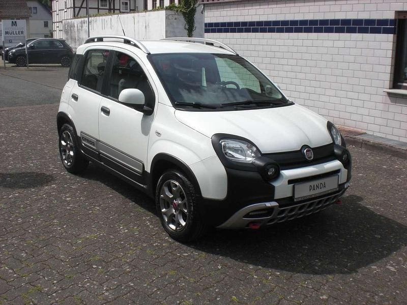 Weiss Gebraucht 2020 Fiat Panda Cross Cross Plus Kleinwagen | 10.590 € (Fairer Preis) - Bild 1/4