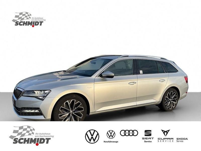 Silber Gebraucht 2022 Skoda Superb LAURIN & KLEMENT Kombi | 27.890 € (Teuer) - Bild 1/4