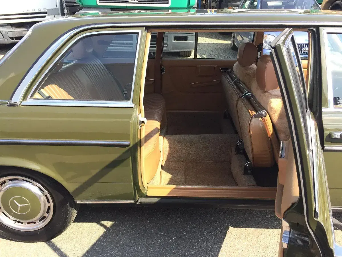 Gebraucht Mercedes 250 129 PS (94 kW) 1980 Grün Limousine