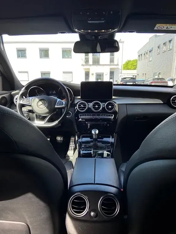 Gebraucht Mercedes C220 136 PS (100 kW) 2017 Blau Limousine